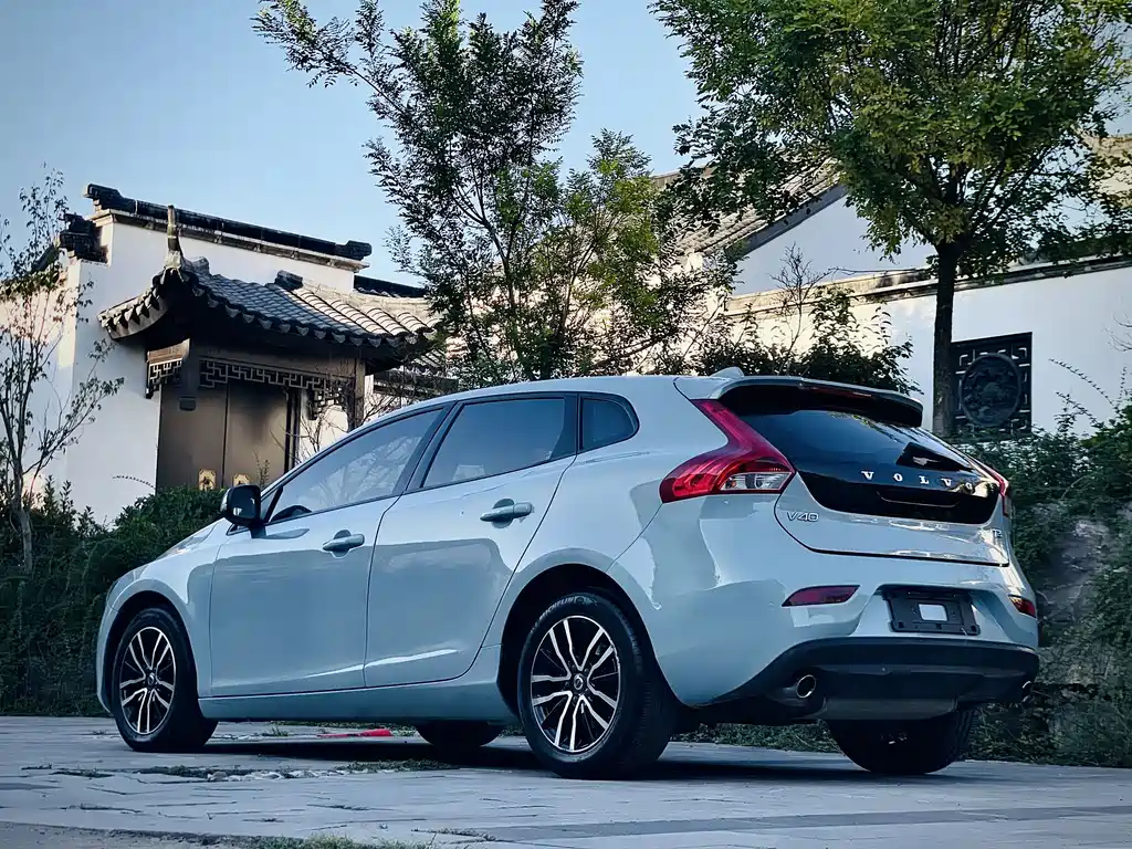 Volvo V40 — миниатюра 4