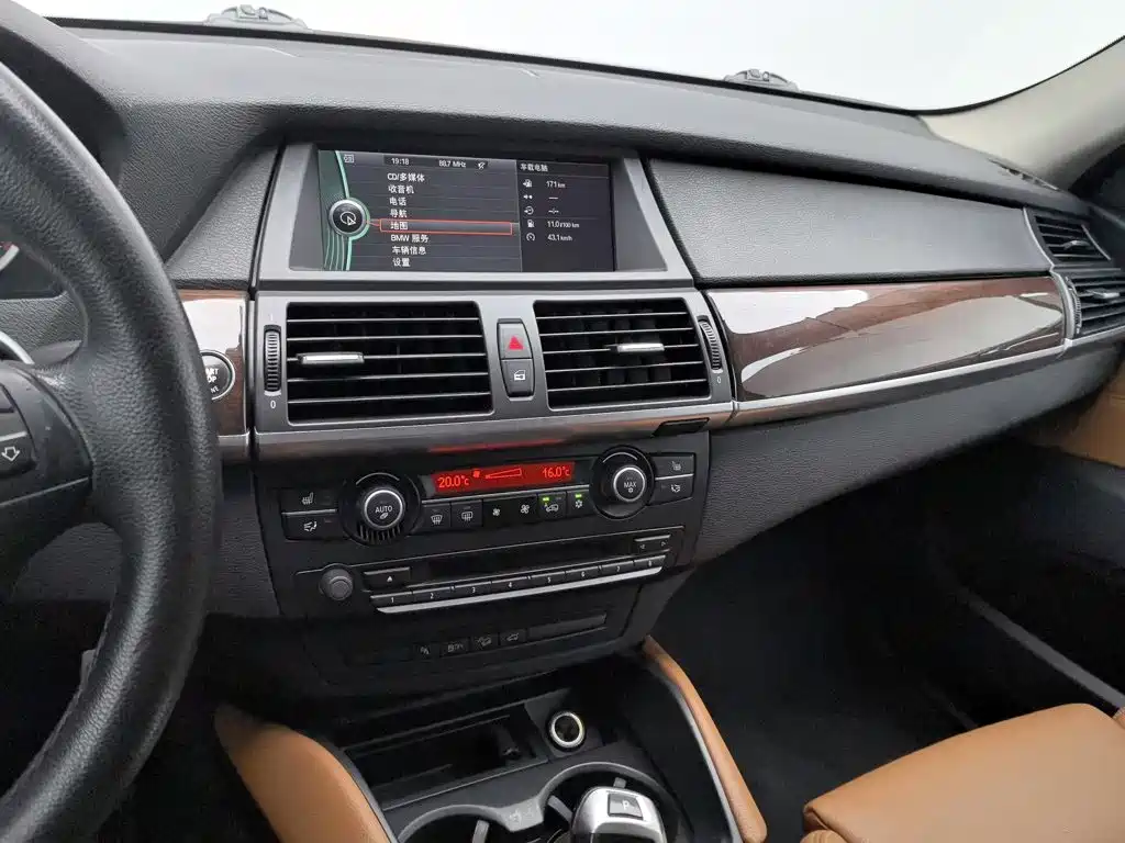 BMW X6 — миниатюра 12