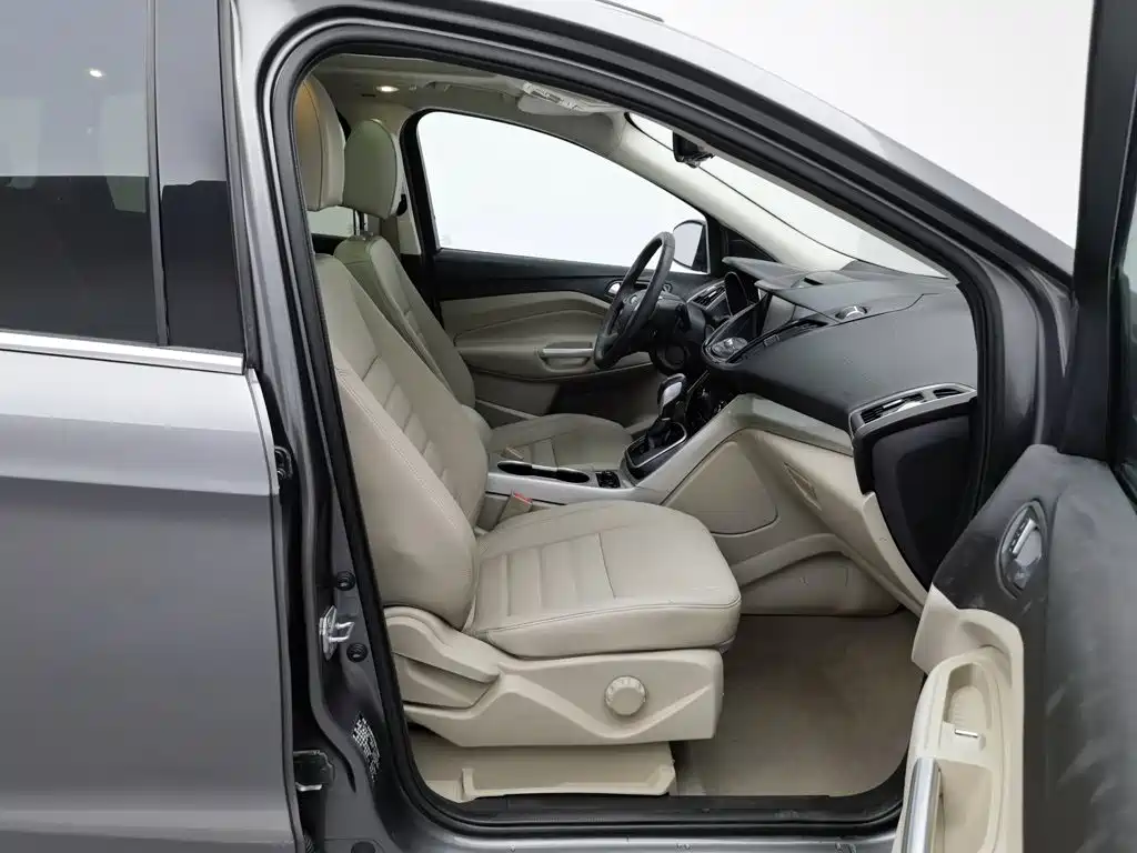Ford Kuga — миниатюра 23