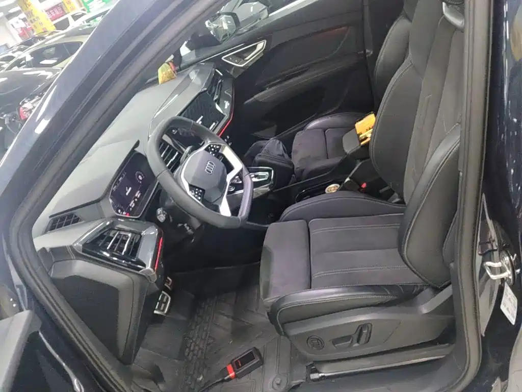 Audi Q4 e-tron — миниатюра 15