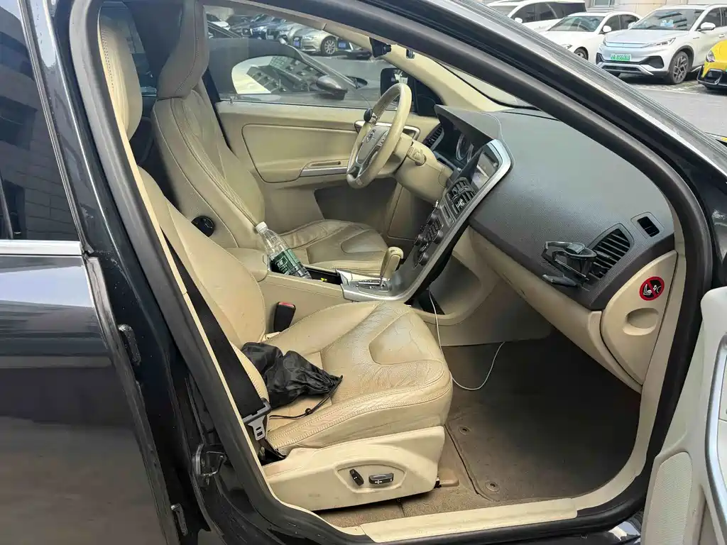 Volvo XC60 (Import) — миниатюра 6