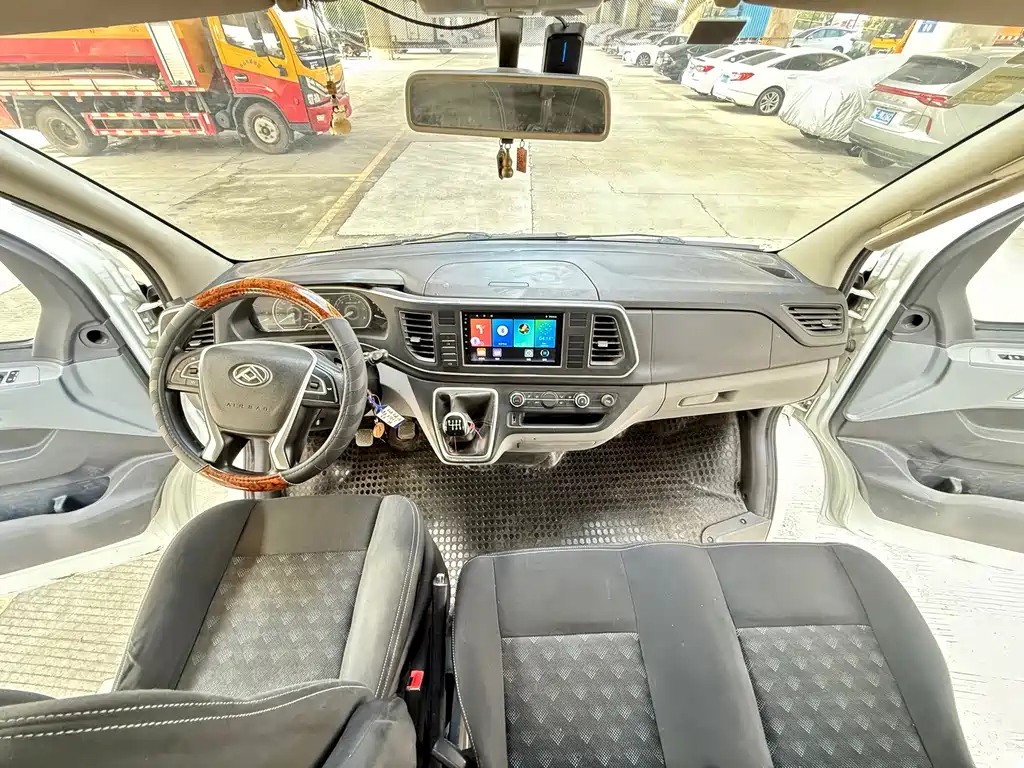 MAXUS V80 — миниатюра 15