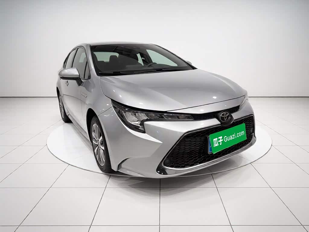 Toyota Levin 1.2 л 2021 г. Серебристо-серый, пробег 40000 км