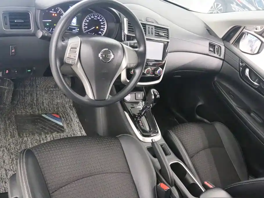 Nissan Tiida — миниатюра 10