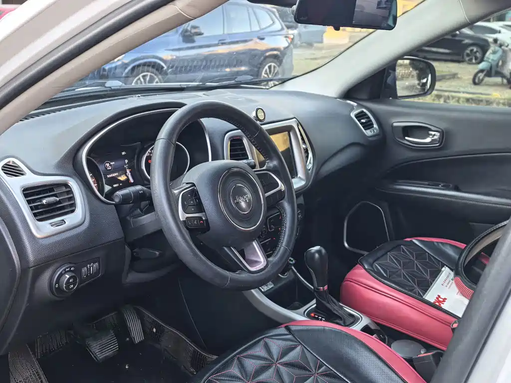 Jeep Compass — миниатюра 6