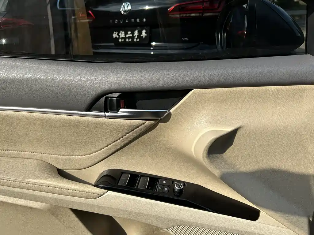 Toyota Camry — миниатюра 14
