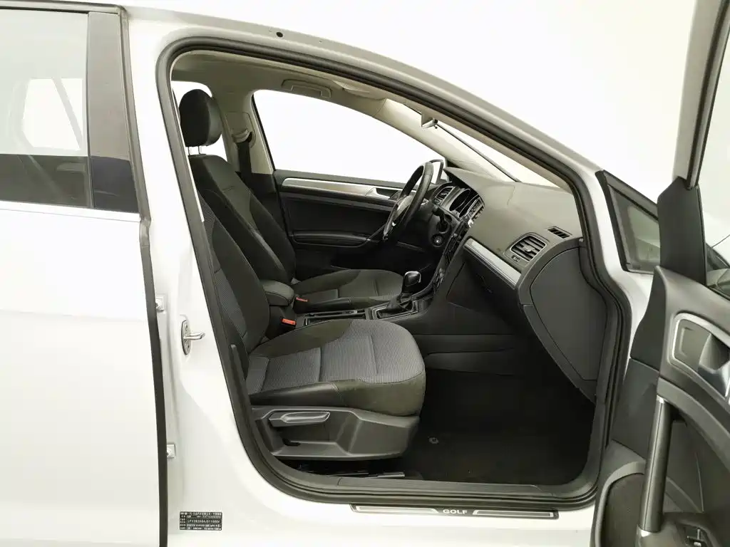 Volkswagen Golf — миниатюра 23