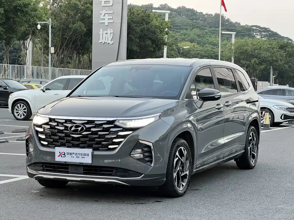 Hyundai Custo