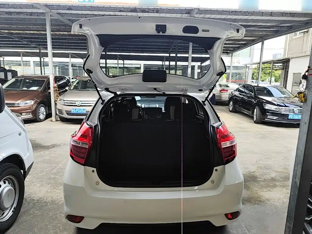 Toyota Yaris L — миниатюра 19
