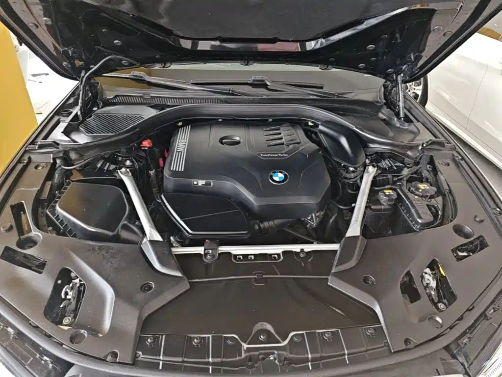 BMW 5 Series — миниатюра 20