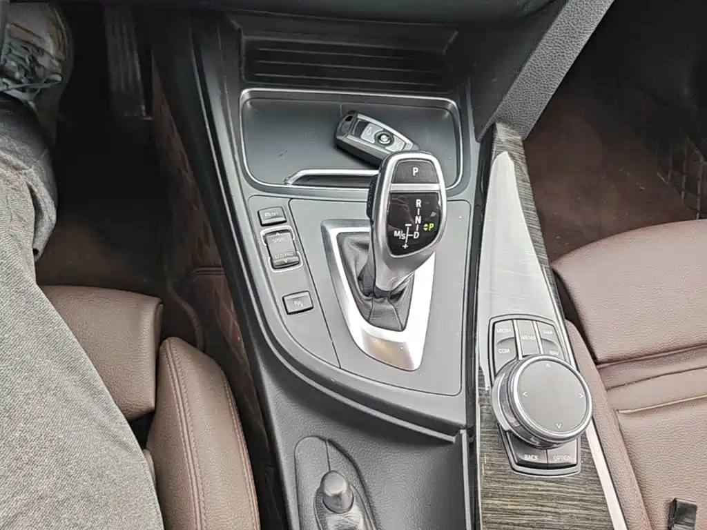 BMW 3 Series — миниатюра 14