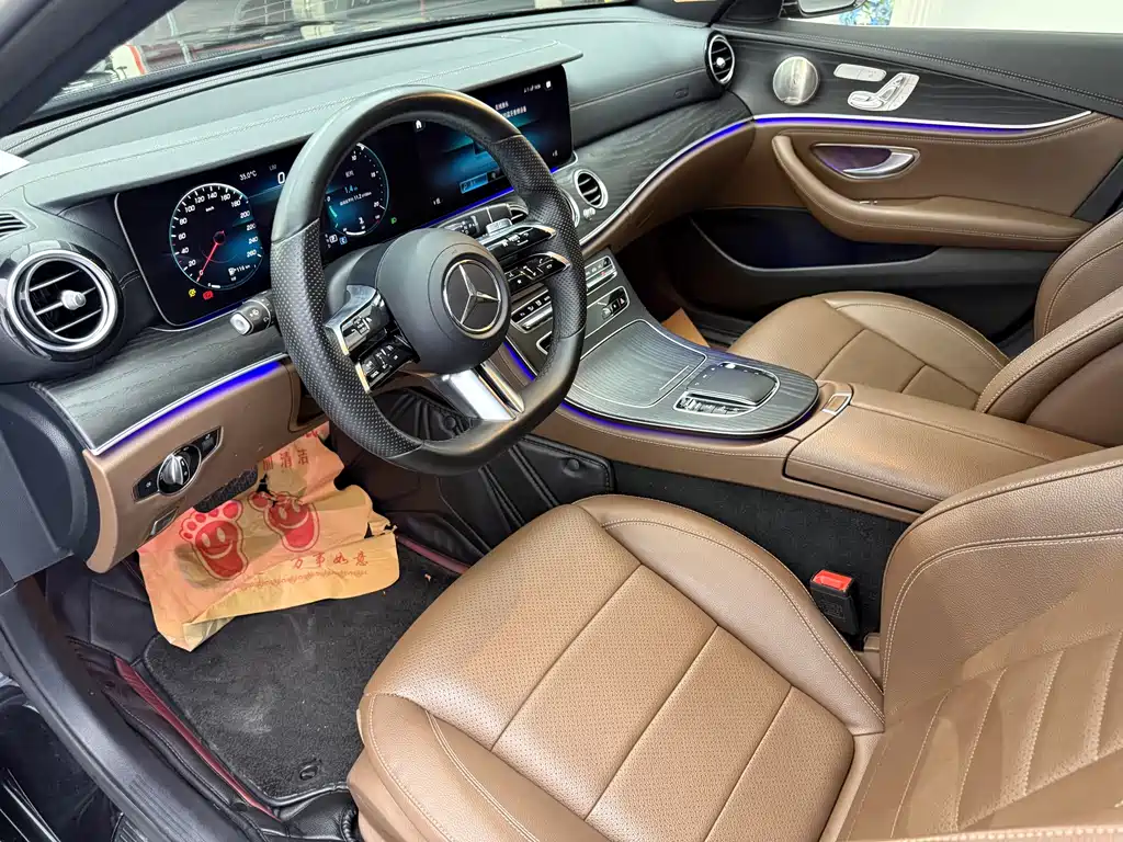 Mercedes-Benz E-Class — миниатюра 5