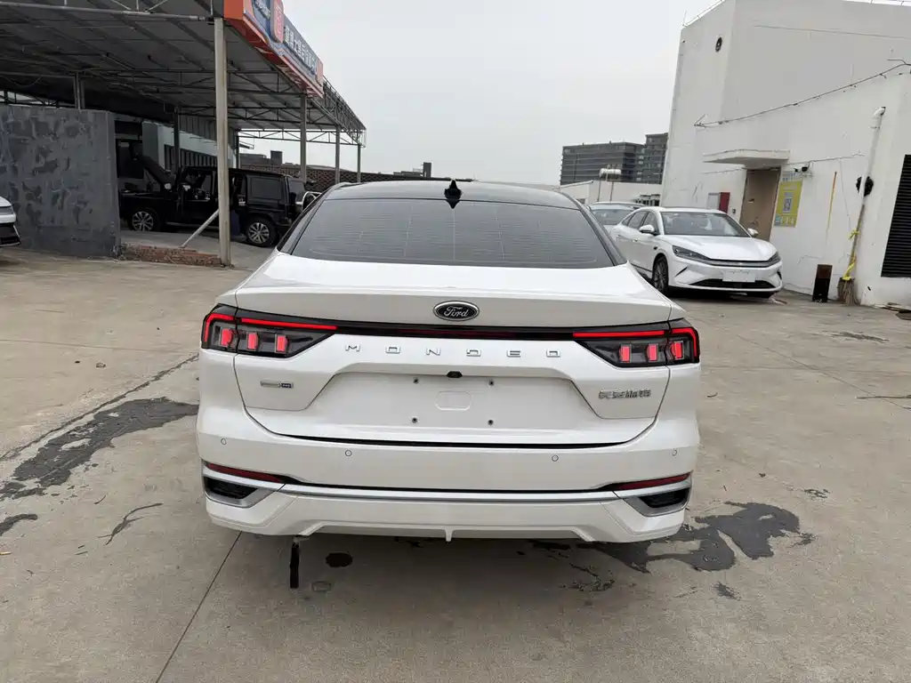Ford Mondeo — миниатюра 11