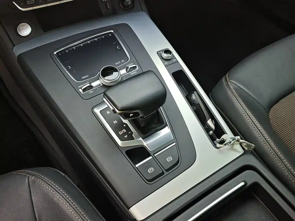 Audi Q5L — миниатюра 12