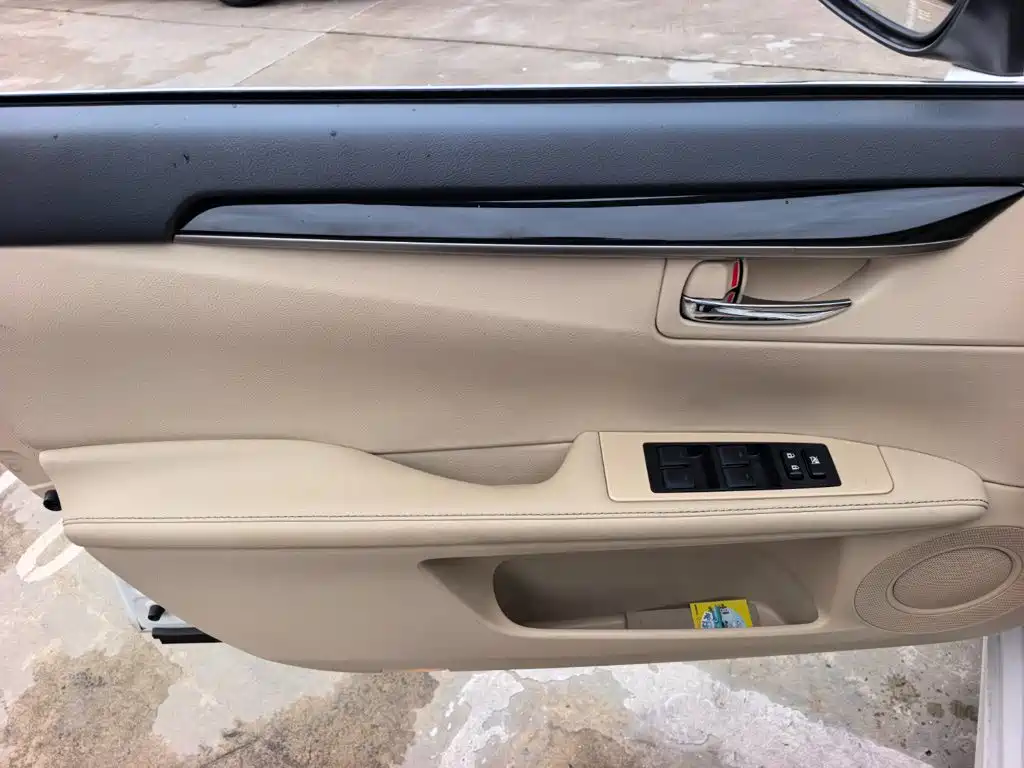 Lexus ES — миниатюра 7