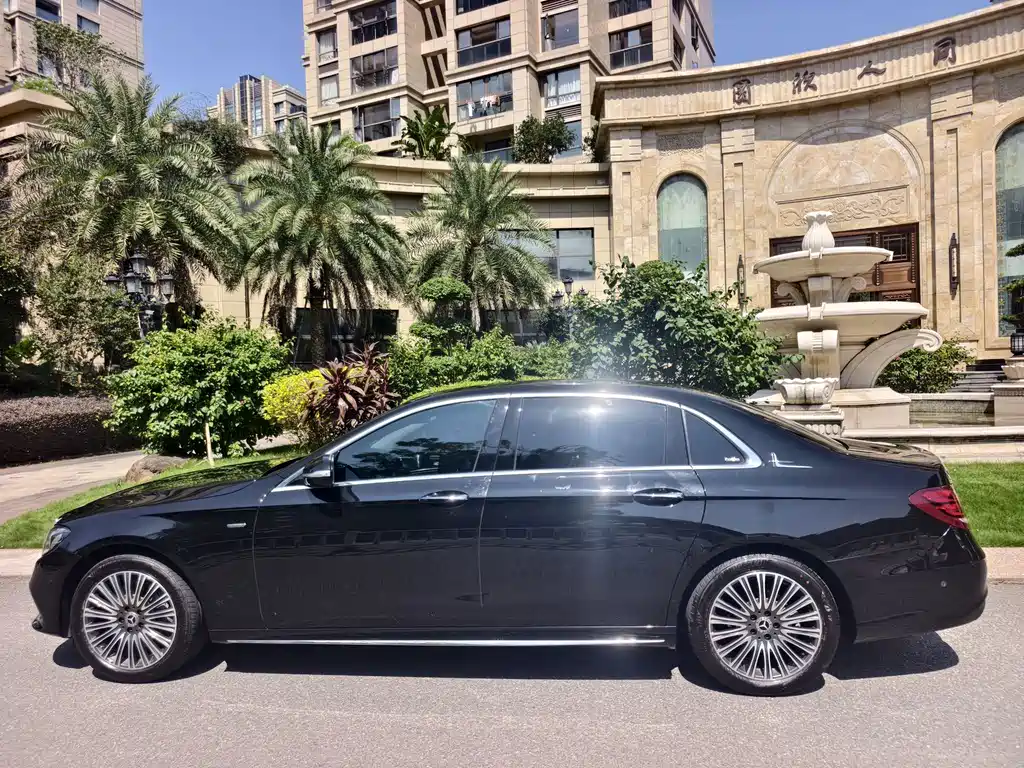 Mercedes-Benz E-Class — миниатюра 4