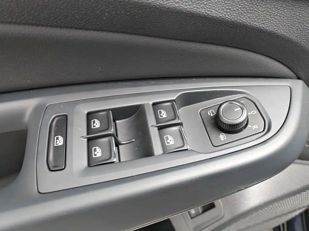 Volkswagen Passat 2025 330TSI Elite