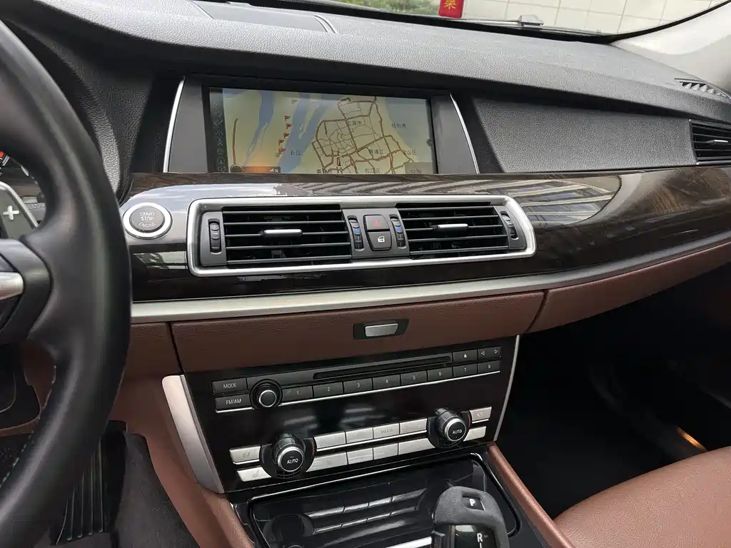 BMW 5 Series GT — миниатюра 18