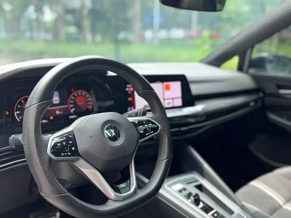 Volkswagen Golf — миниатюра 6