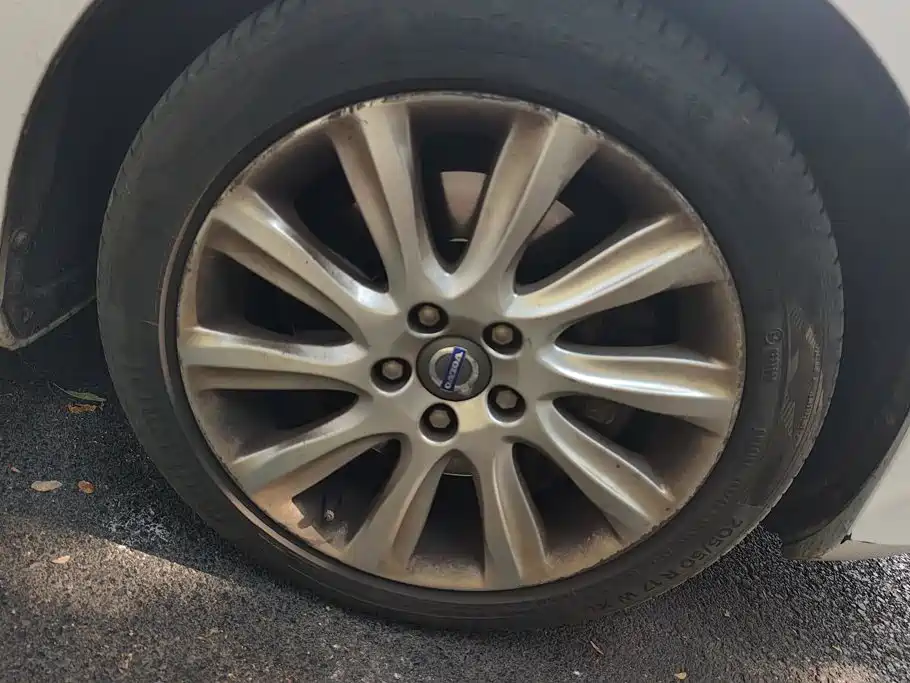 Volvo V40 — миниатюра 6