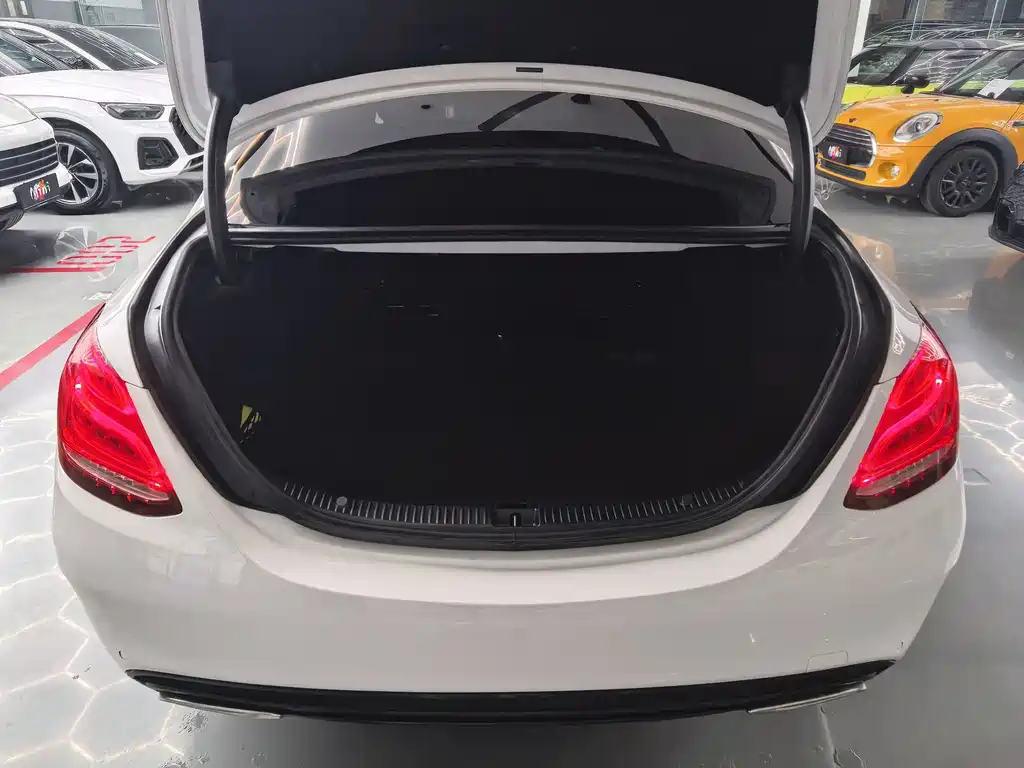Mercedes-Benz C-Class — миниатюра 20