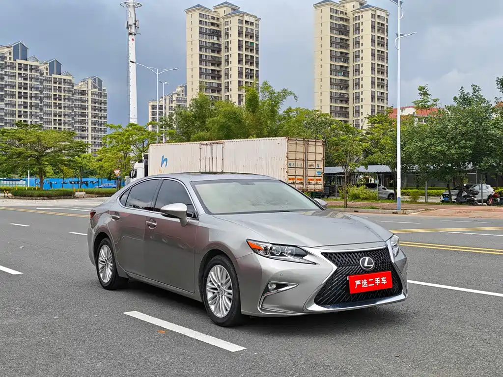 Lexus ES — миниатюра 2
