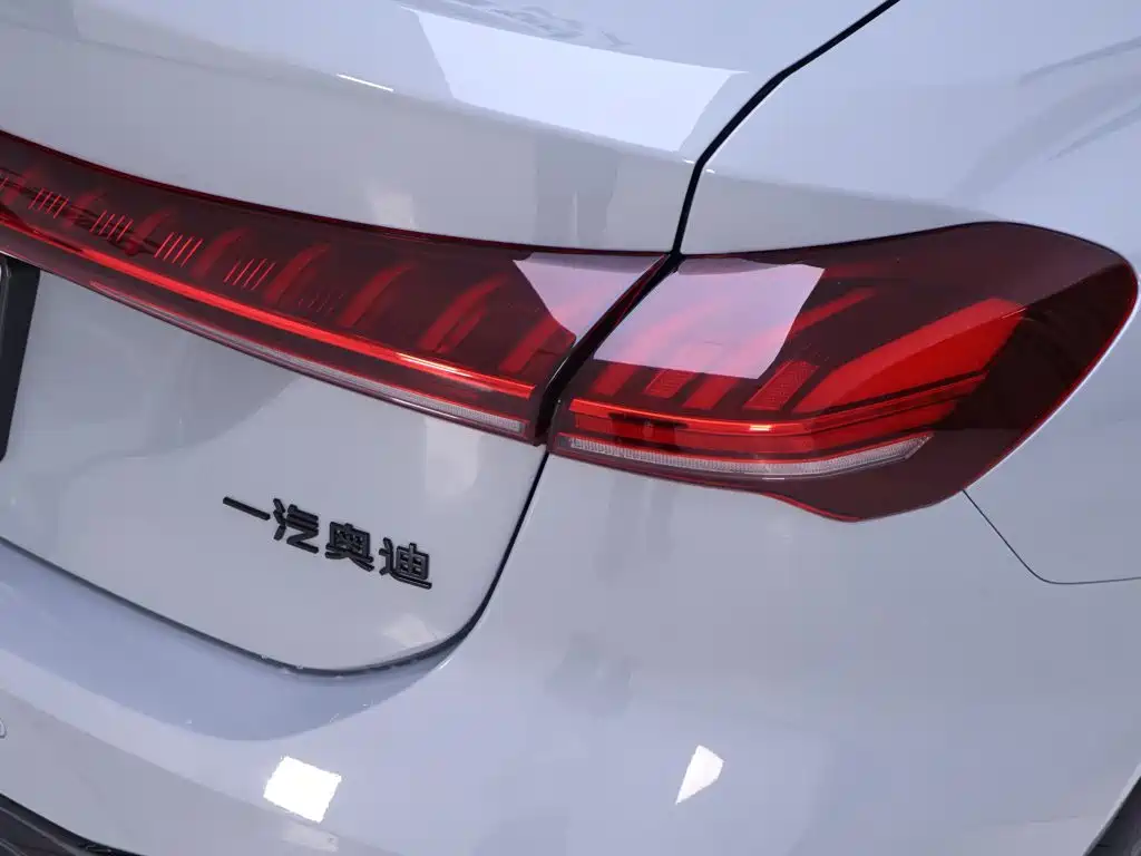 Audi A5L — миниатюра 9