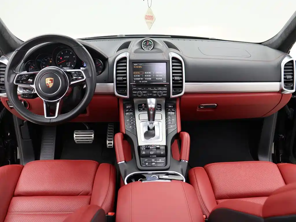 Porsche Cayenne — миниатюра 16
