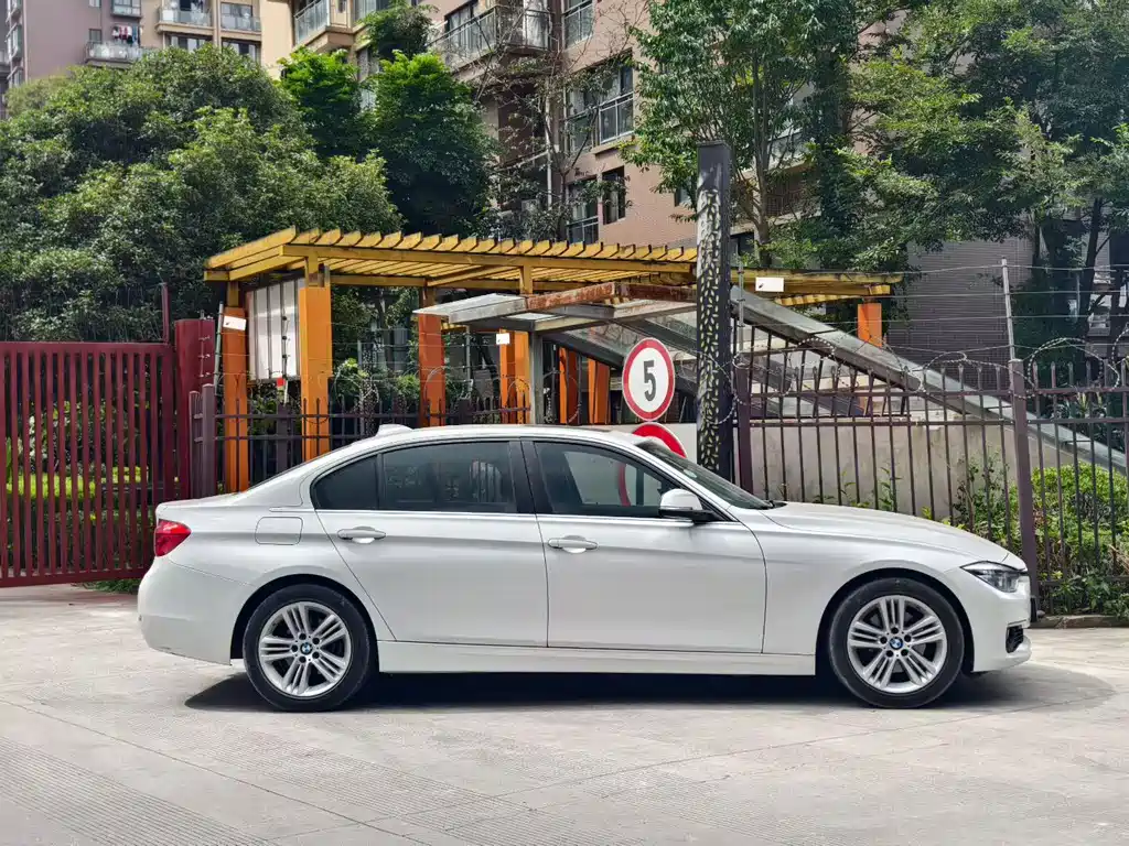 BMW 3 Series — миниатюра 8