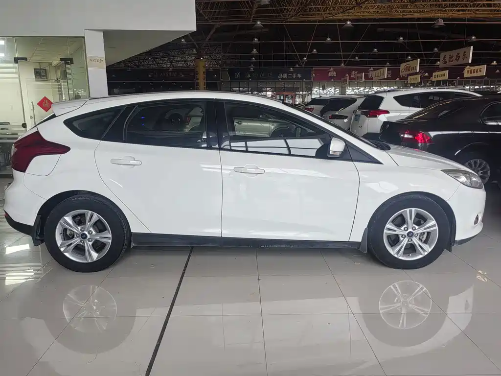 Ford Focus — миниатюра 11