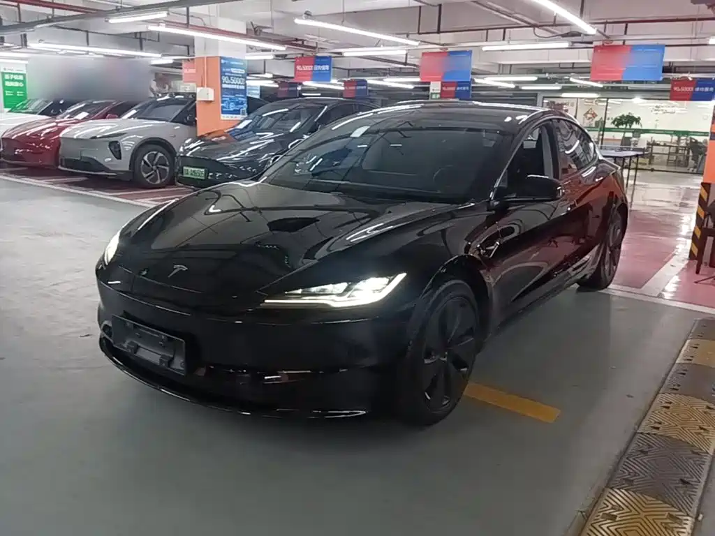Tesla Model 3 — миниатюра 2