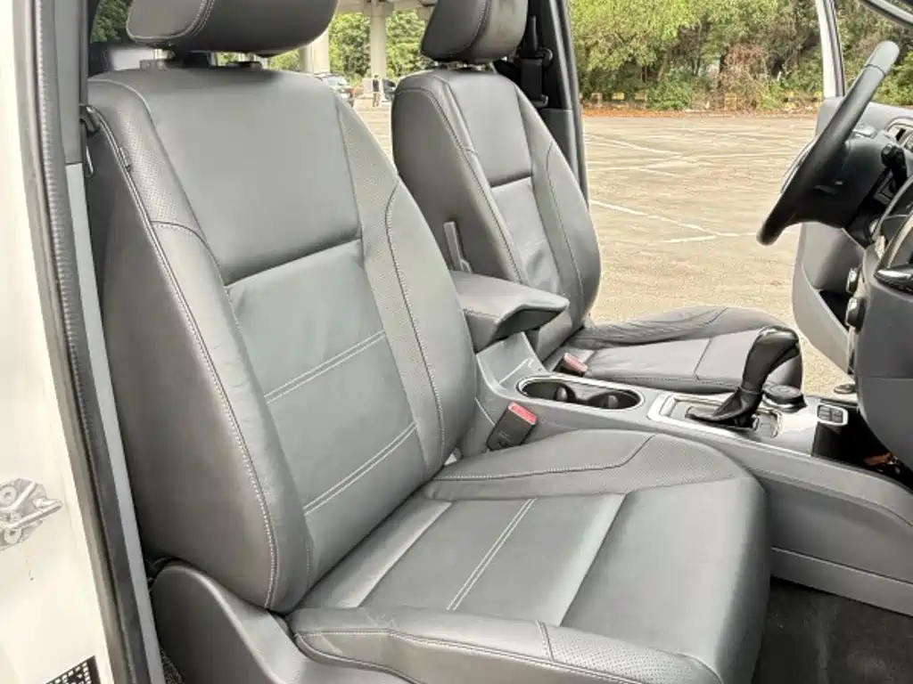 Ford Everest — миниатюра 10