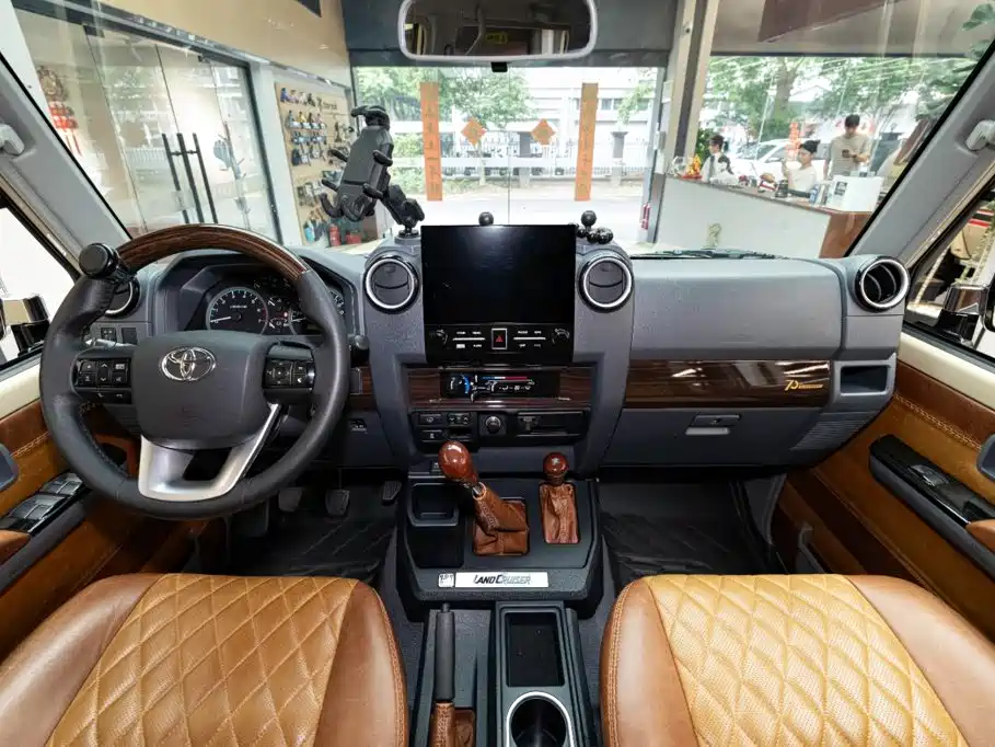 Toyota Land Cruiser — миниатюра 7
