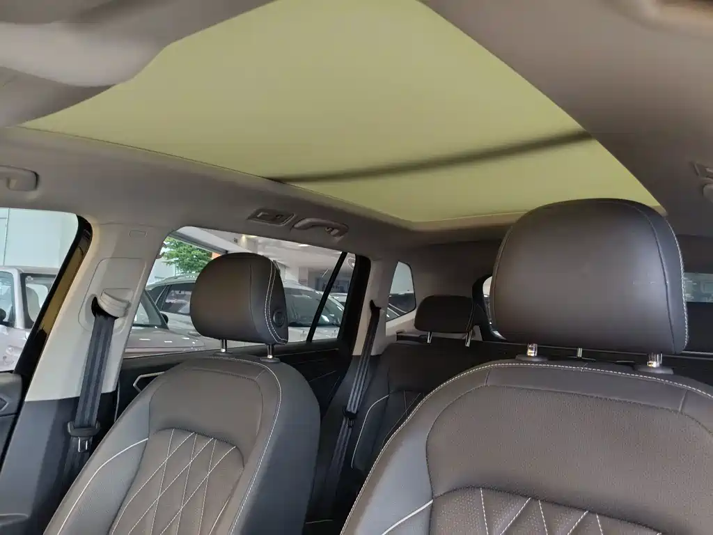 Volkswagen Tiguan L — миниатюра 12