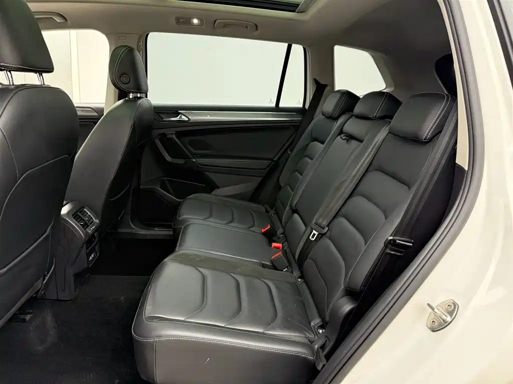 Volkswagen Tiguan L L 2021 330TSI AT R-Line