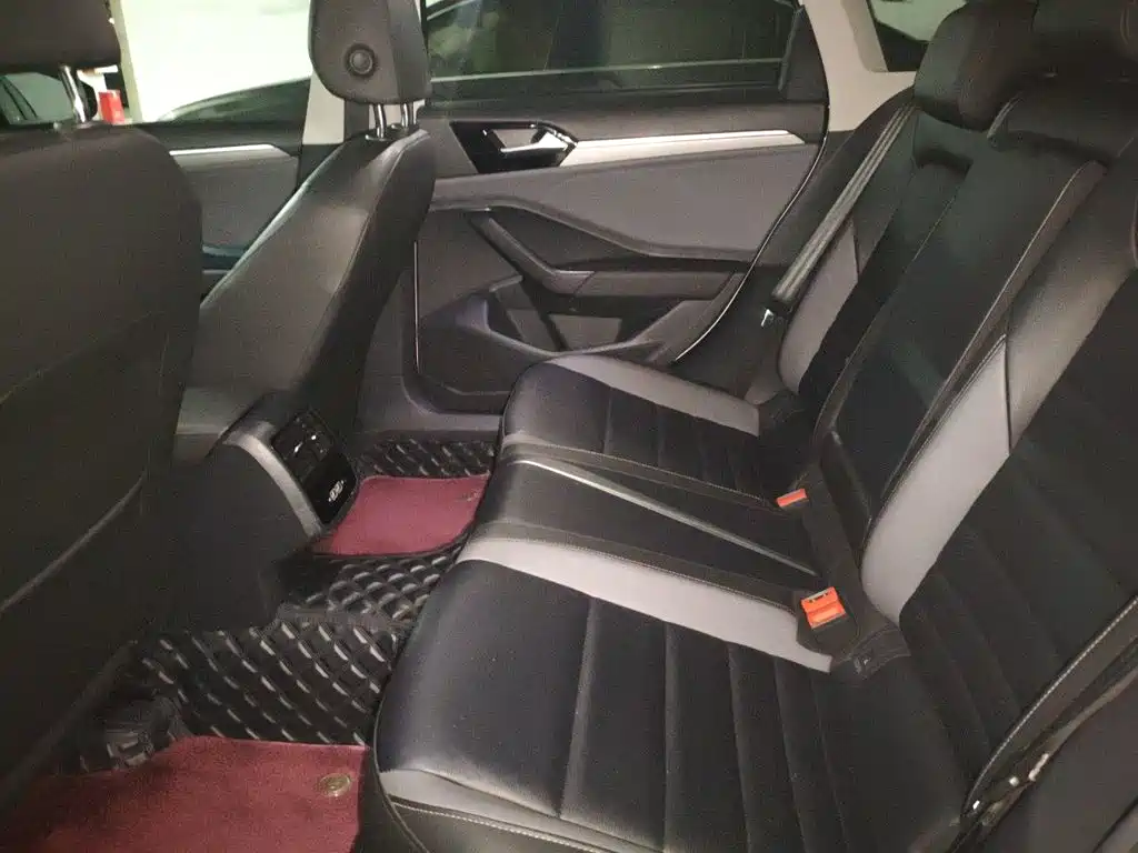 Volkswagen Sagitar — миниатюра 15