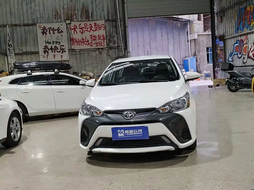 Toyota Yaris L — миниатюра 2
