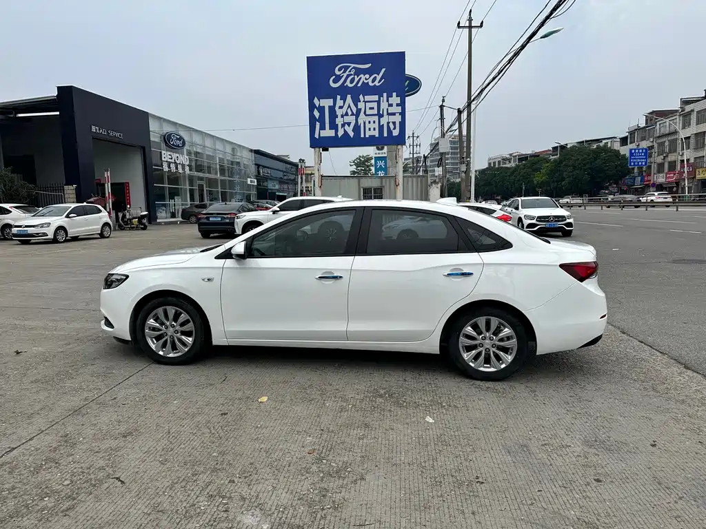 Buick Excelle — миниатюра 4