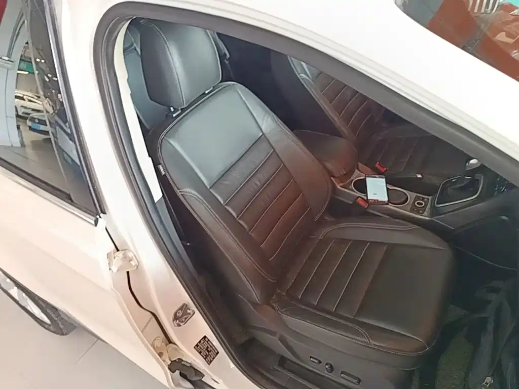 Ford Kuga — миниатюра 25