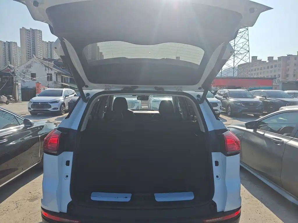 Geely Boyue — миниатюра 15