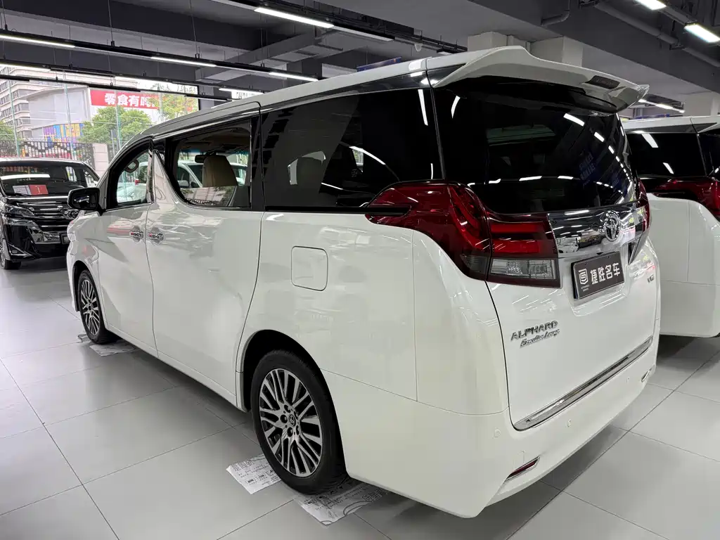 Toyota Alphard 2018 3.5L Luxury