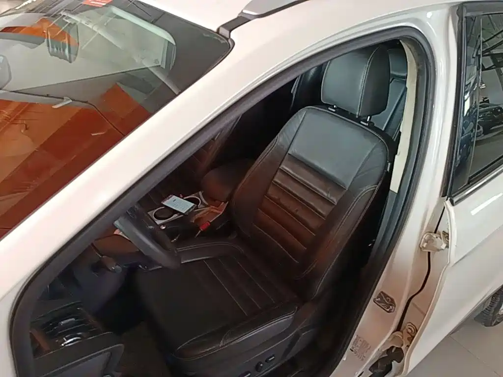 Ford Kuga — миниатюра 15
