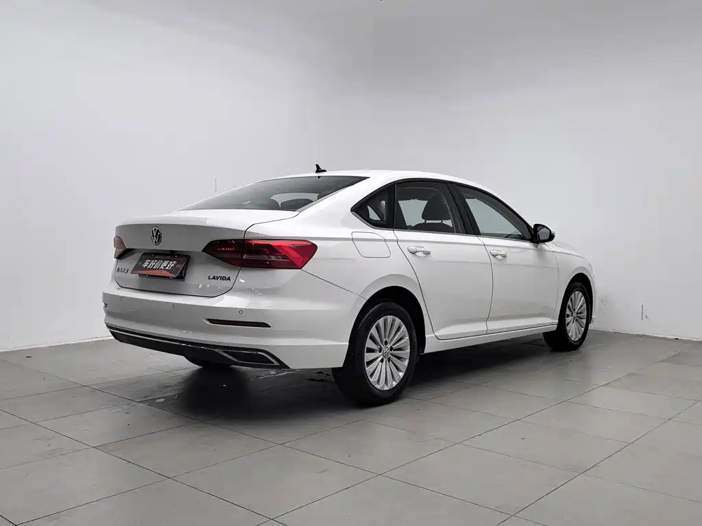Volkswagen Lavida — миниатюра 2