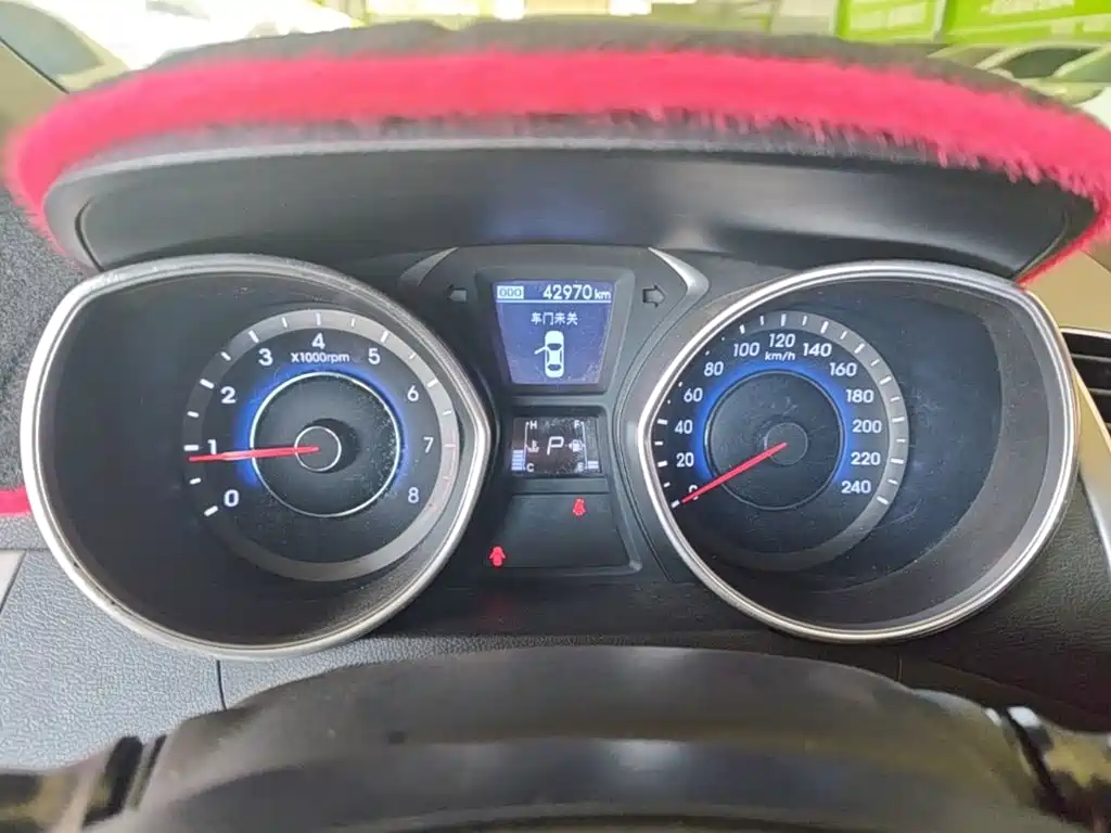 Hyundai Elantra Langdong — миниатюра 12