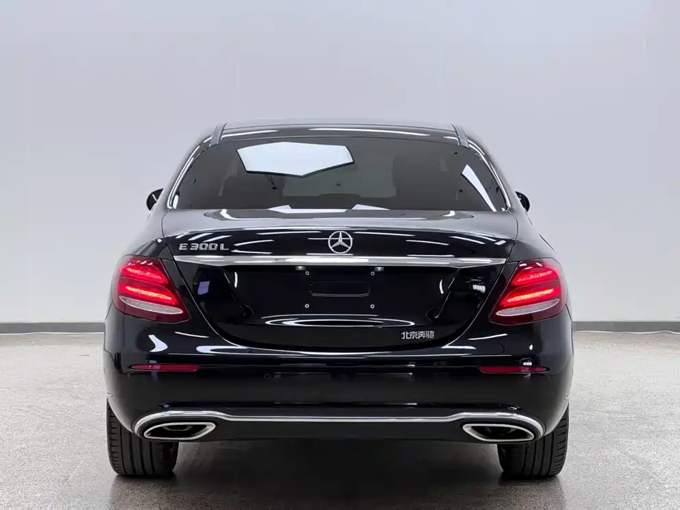 Mercedes-Benz E-Class — миниатюра 7