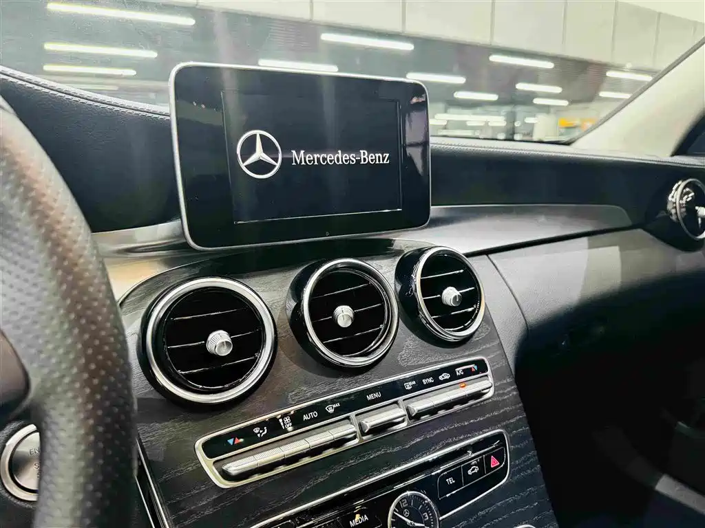 Mercedes-Benz C-Class — миниатюра 15