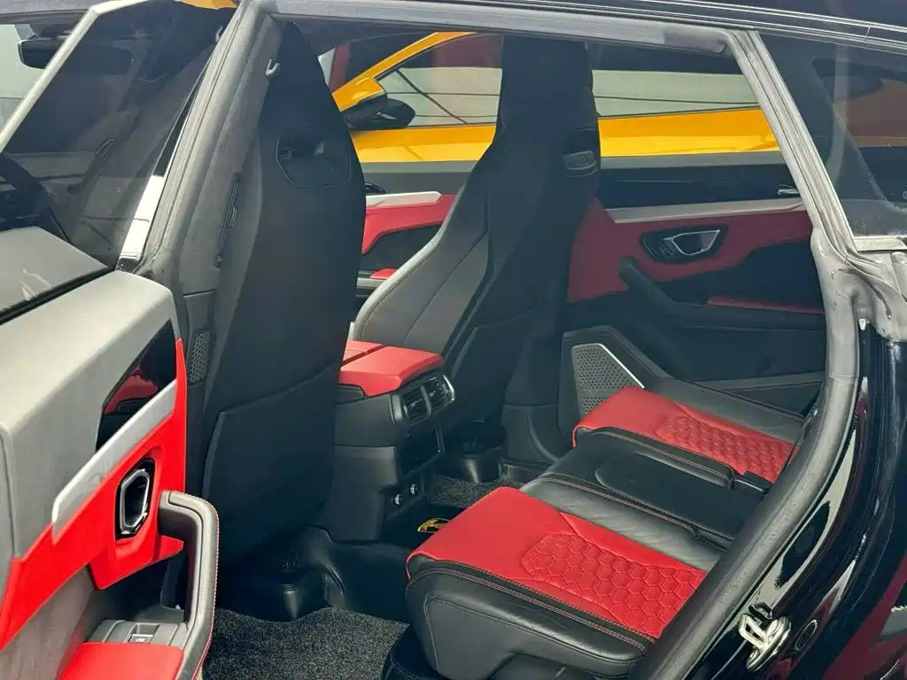 Lamborghini Urus — миниатюра 3