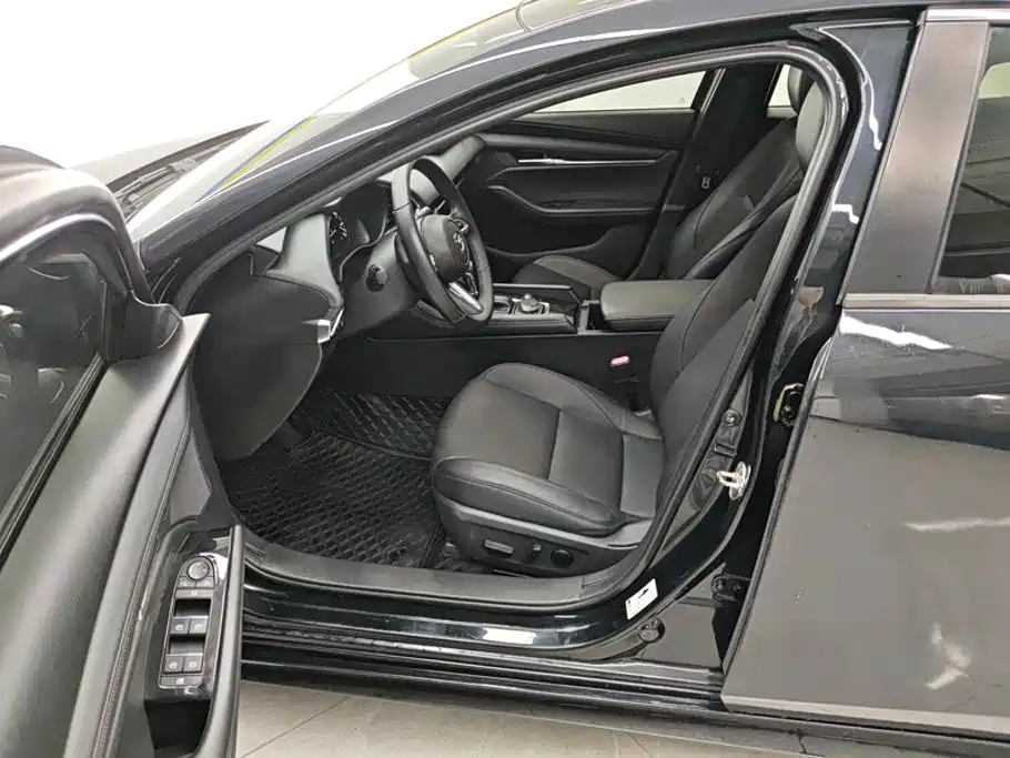 Mazda 3 Axela — миниатюра 9