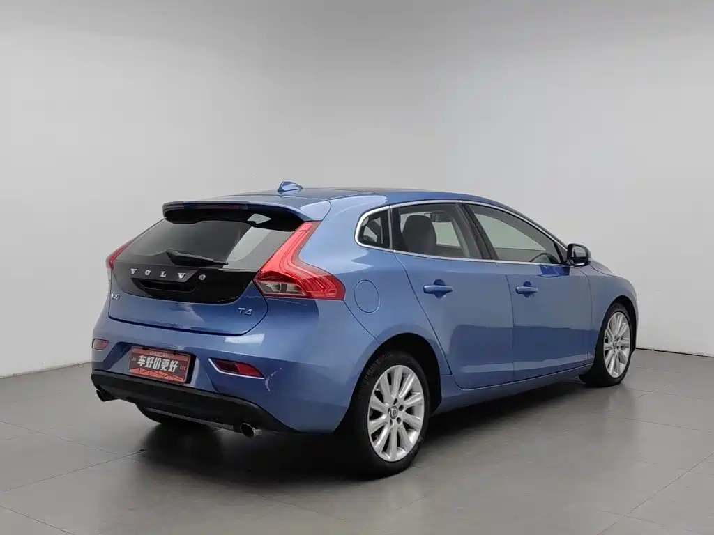 Volvo V40 — миниатюра 2