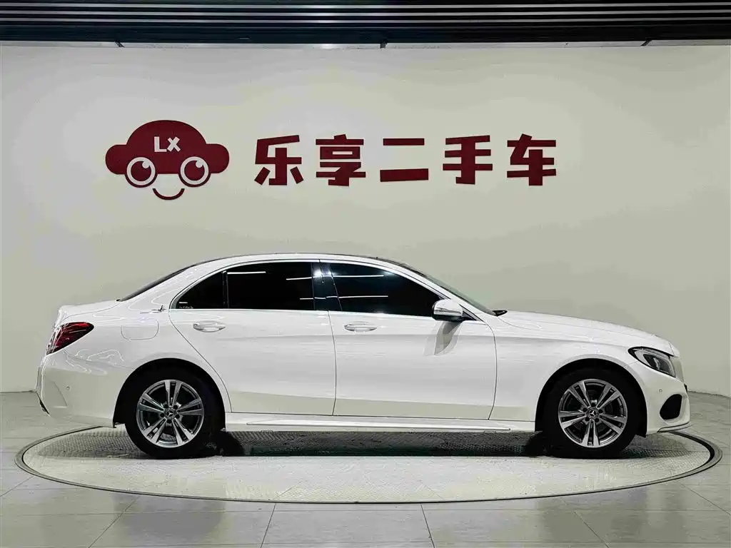 Mercedes-Benz C-Class — миниатюра 6